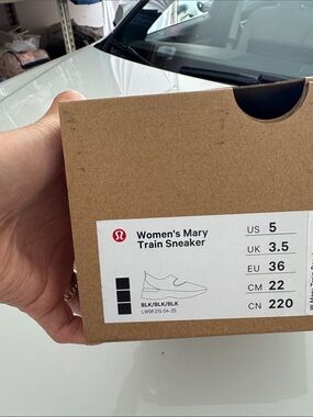 lululemon athletica Women's Mary Train Sneaker - Black